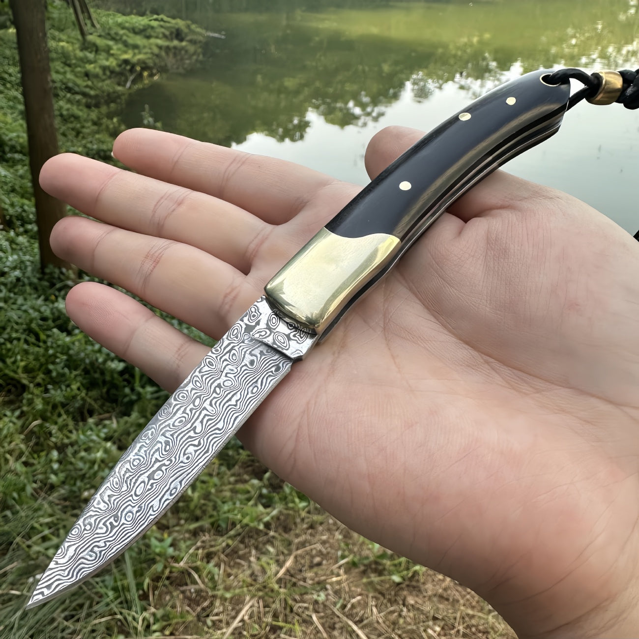 Stunning Folding Pocket Knives survival tools- Premium Damascus Steel with Abalone & Ebony Handles