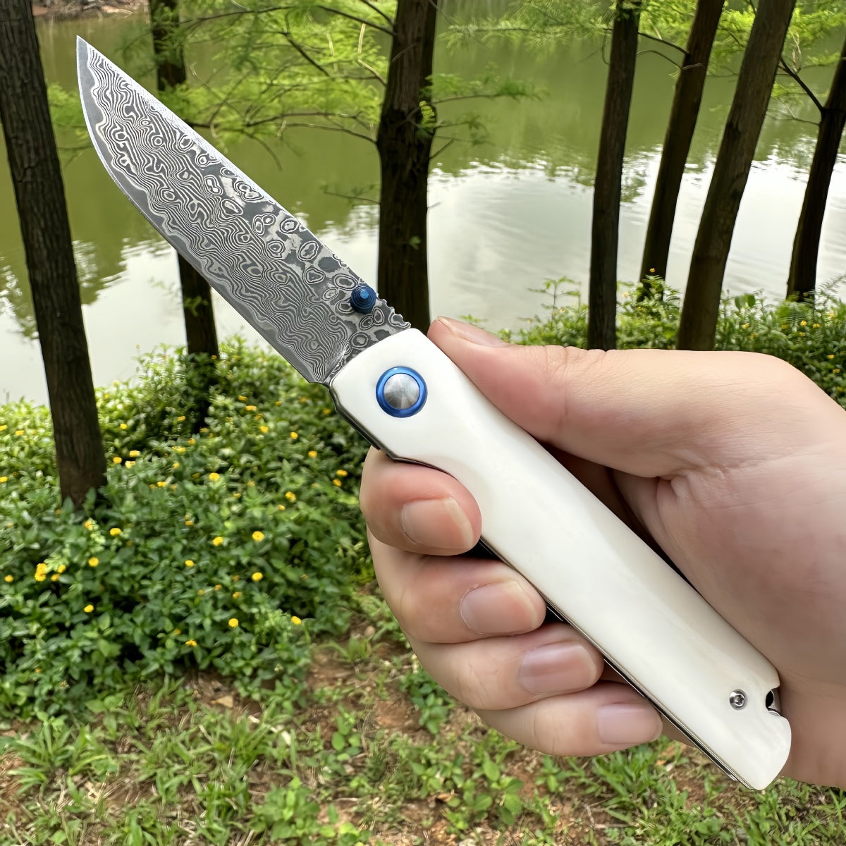 Elegant Folding Pocket Knife survival tools - Premium Damascus Steel with Ivory - like Handle