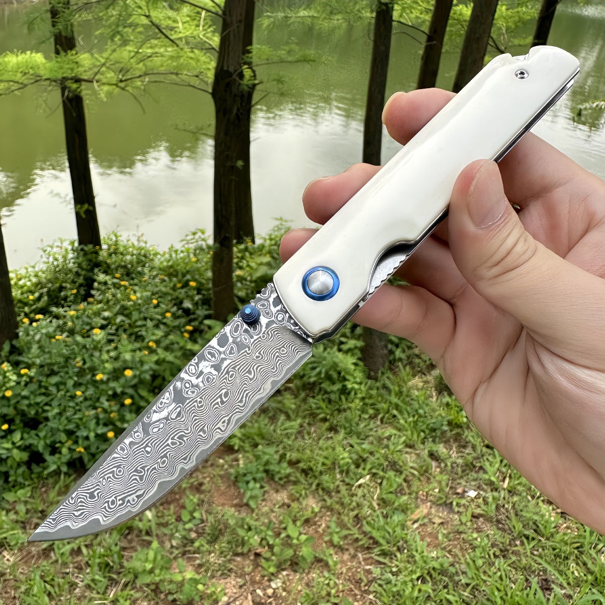 Elegant Folding Pocket Knife survival tools - Premium Damascus Steel with Ivory - like Handle