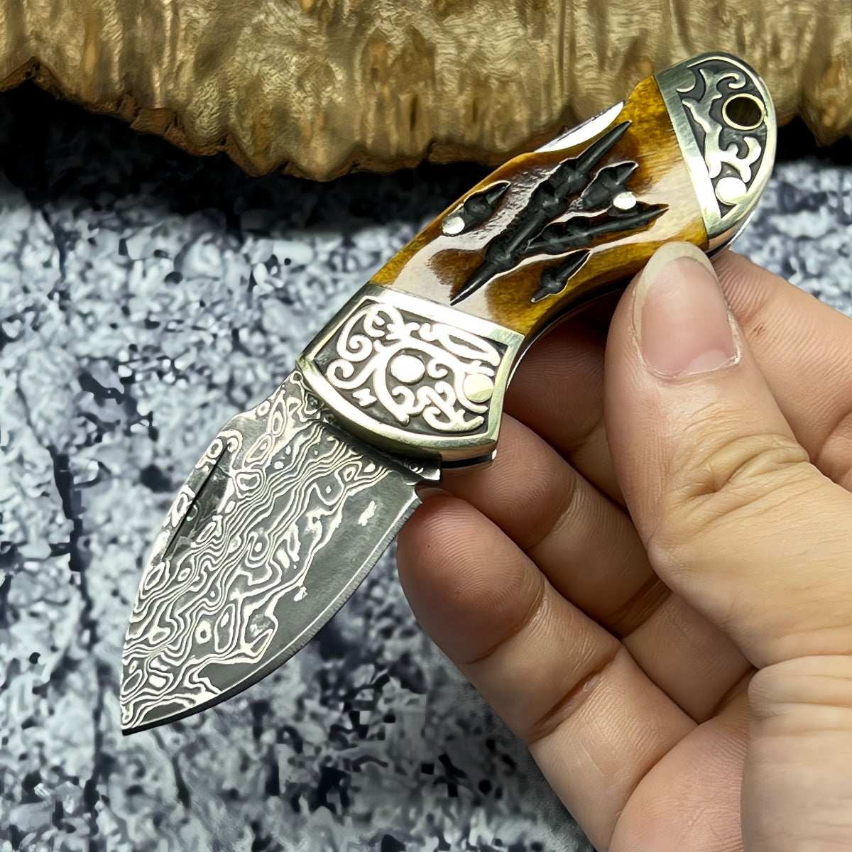 Unique Folding Pocket Knife survival tools- Hand-Forged Damascus Steel with Distinctive Handle