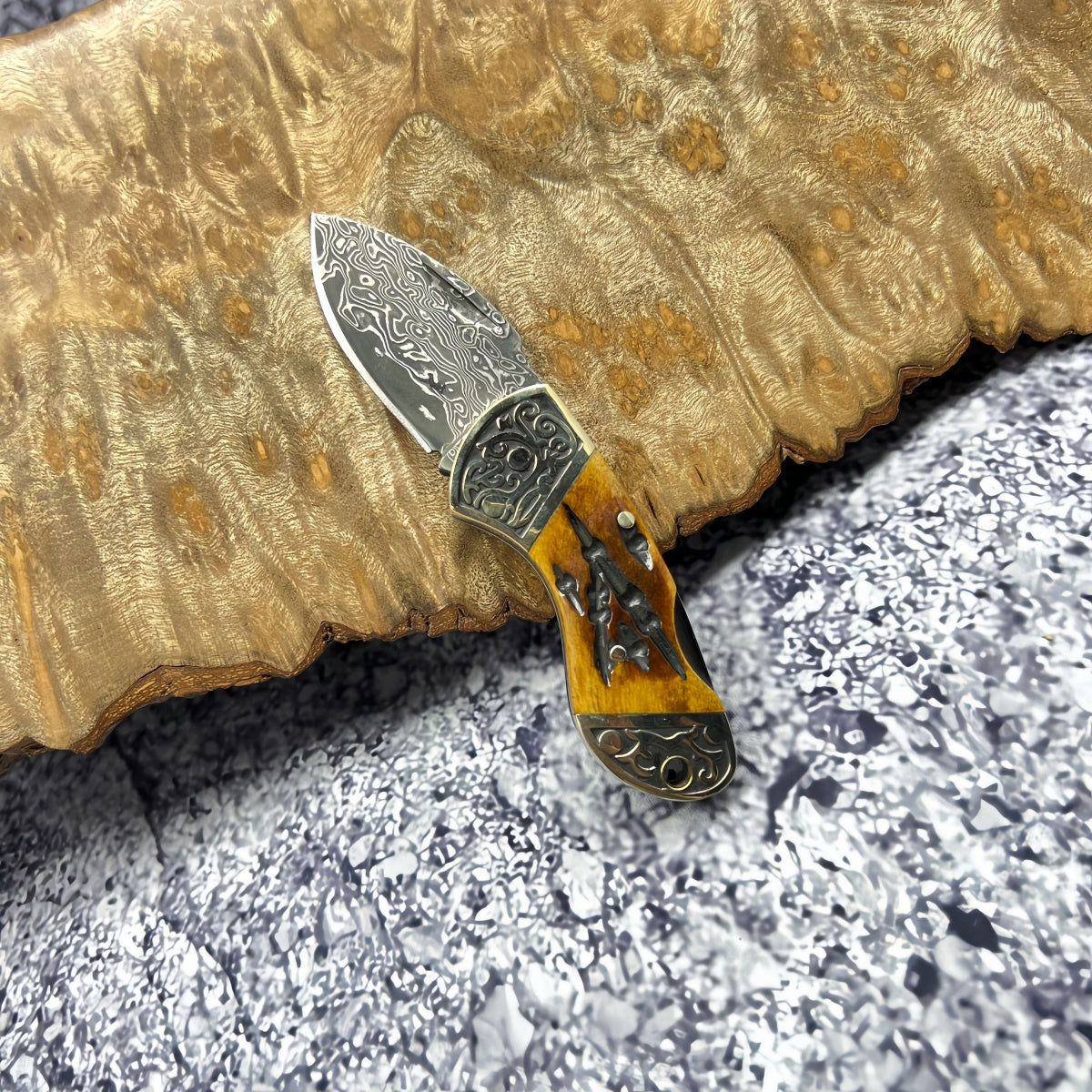 Unique Folding Pocket Knife survival tools- Hand-Forged Damascus Steel with Distinctive Handle
