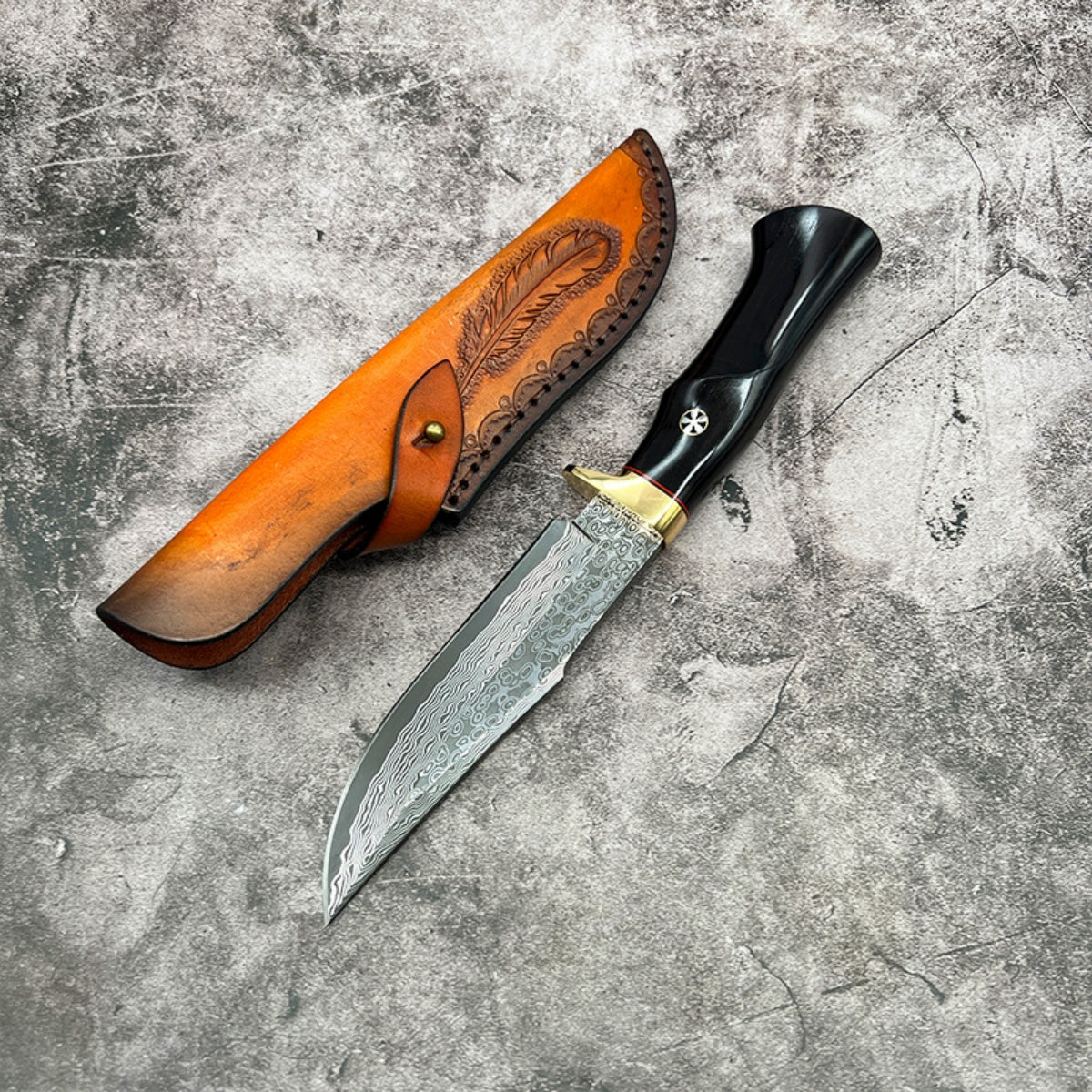 Hand - crafted Fixed Survival Hunting Knife with Damascus - Style Blade and Leather Sheath