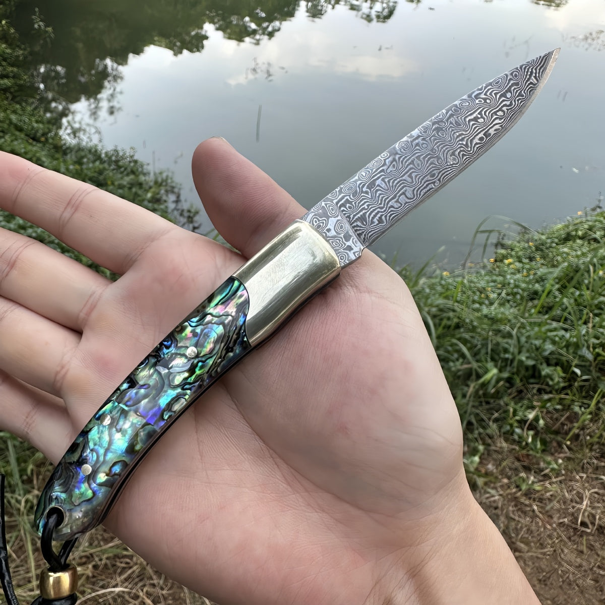Stunning Folding Pocket Knives survival tools- Premium Damascus Steel with Abalone & Ebony Handles