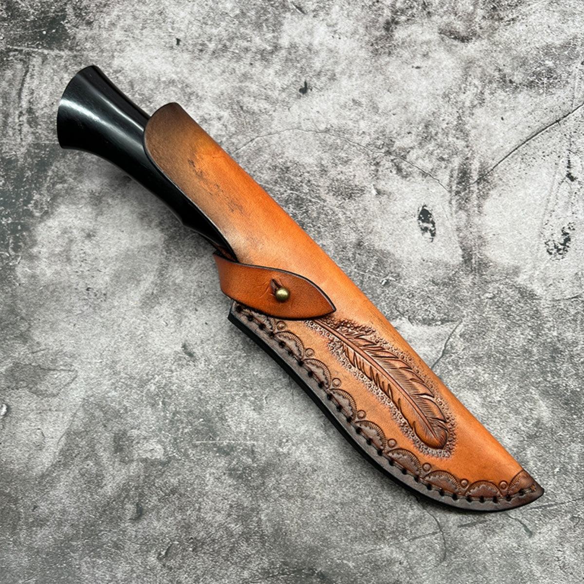 Hand - crafted Fixed Survival Hunting Knife with Damascus - Style Blade and Leather Sheath
